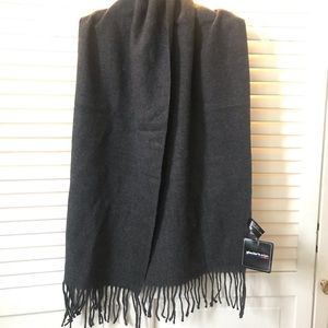 NWT grey acrylic scarf